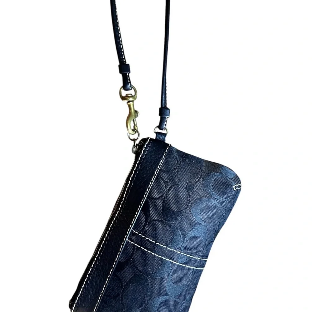 Coach Black Signature C Canvas Wristlet Gold Hardware 👜✨